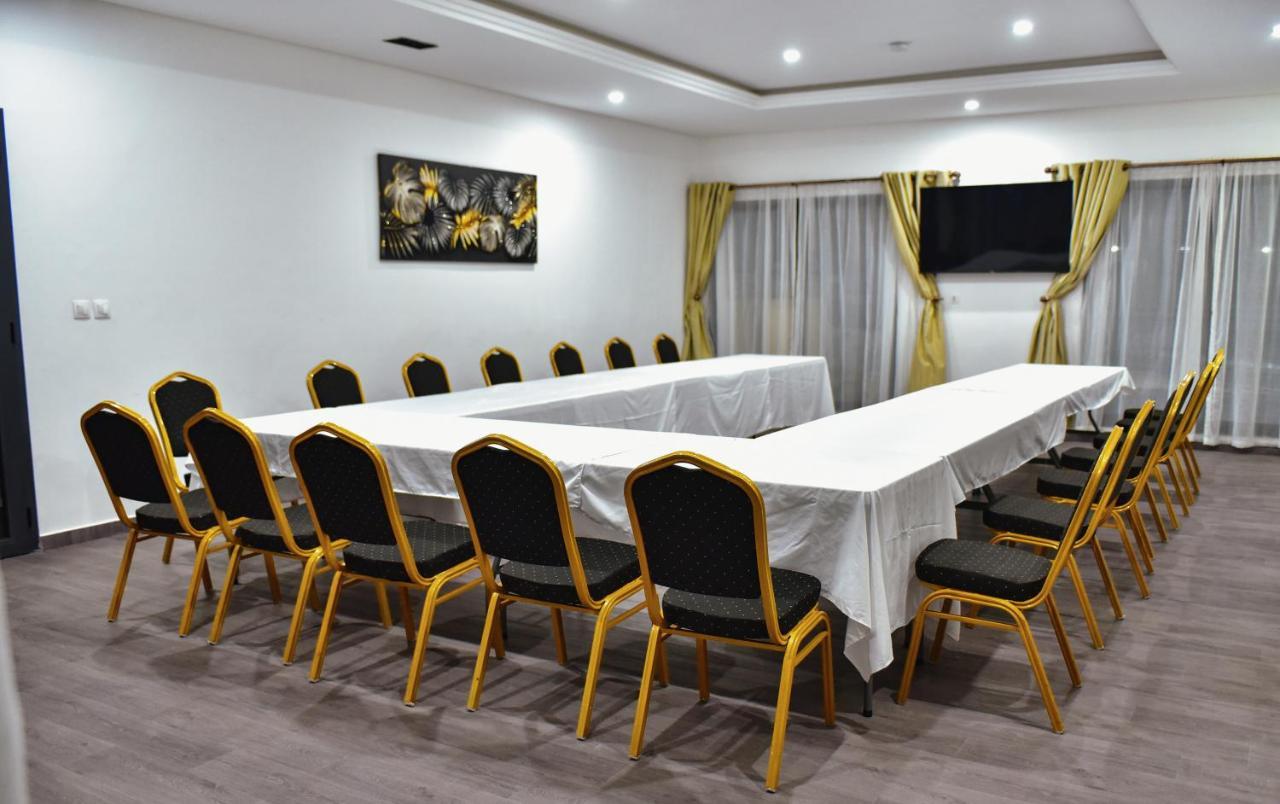 Robert'S Hotel Abidjan Extérieur photo