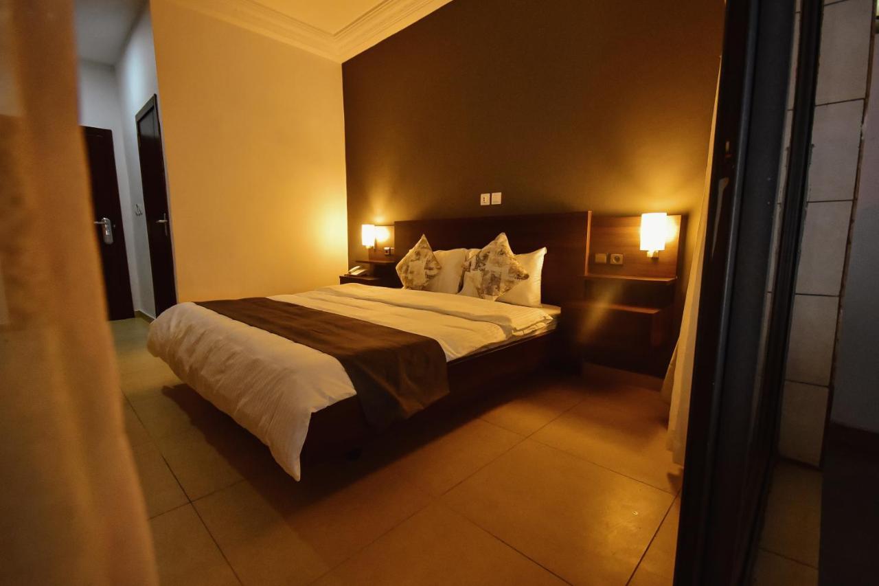Robert'S Hotel Abidjan Extérieur photo